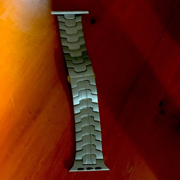 Men’s I Phone Watch Band ! Very Nice ! 6 inches in length - Picture 1 of 3